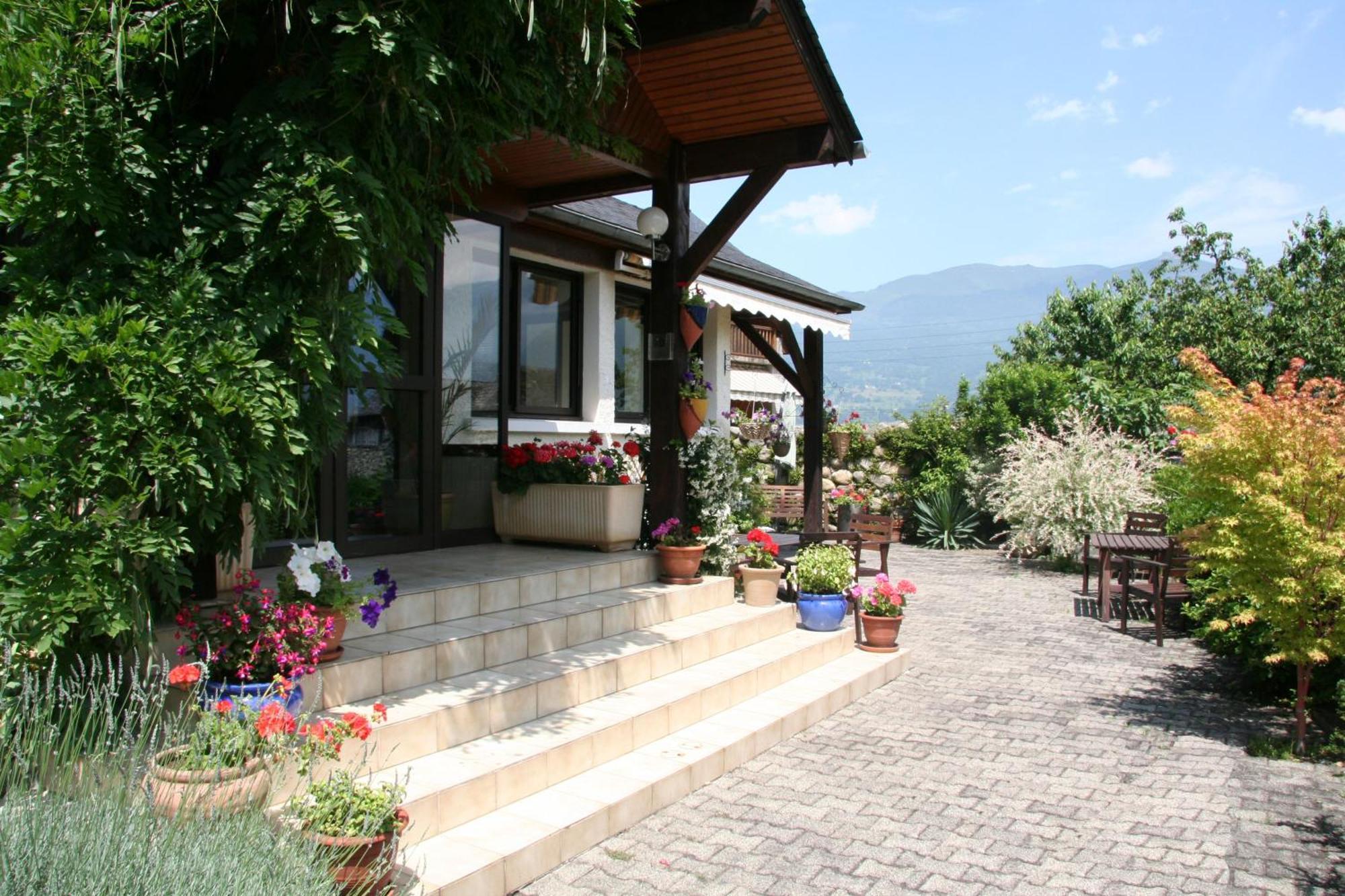 Les Rochers Saint-Savin  Exterior photo