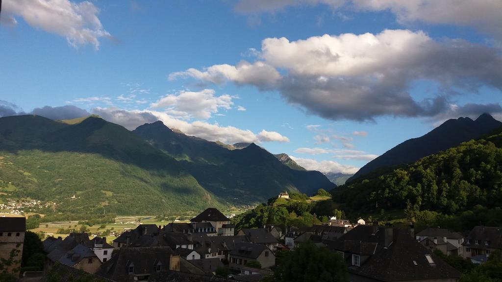 Les Rochers Saint-Savin  Exterior photo