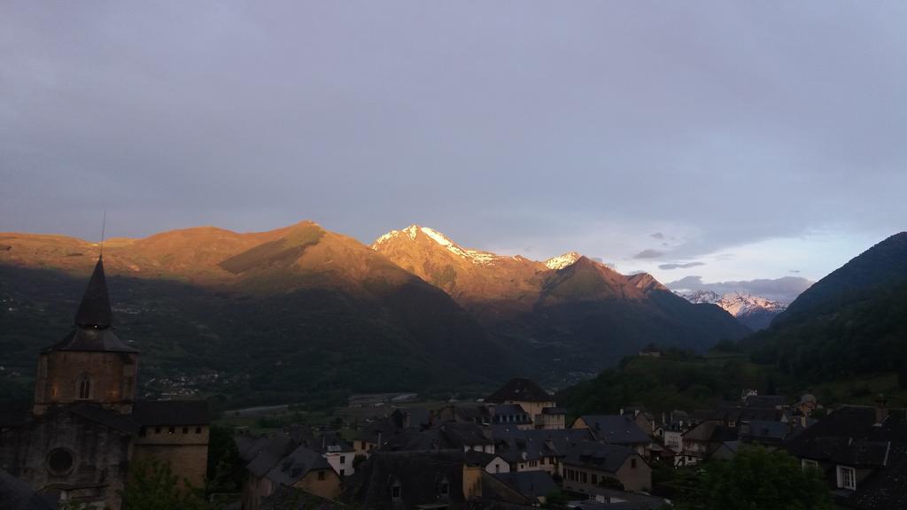 Les Rochers Saint-Savin  Exterior photo