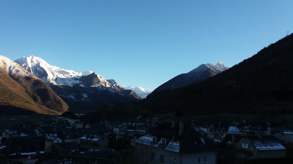 Les Rochers Saint-Savin  Exterior photo